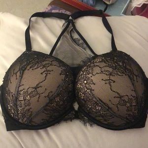 Victoria’s Secret bombshell bra